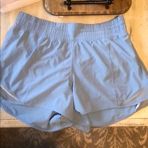 Lululemon HIgh Rise Hotty Hot Short Long 4”, 8